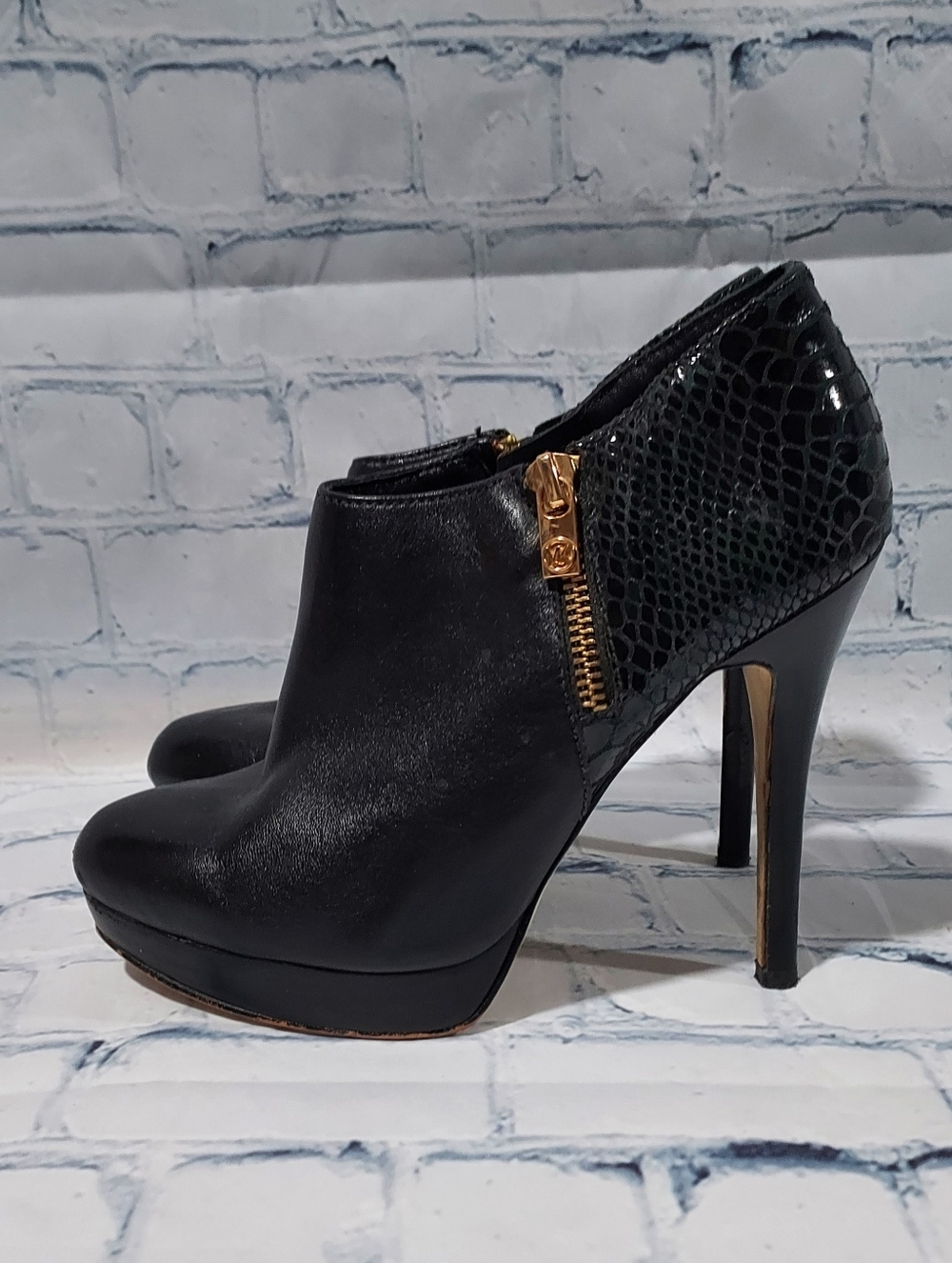 Michael Michael Kors York Ankle Boot 7M Womens Black Platform High Heel Booties